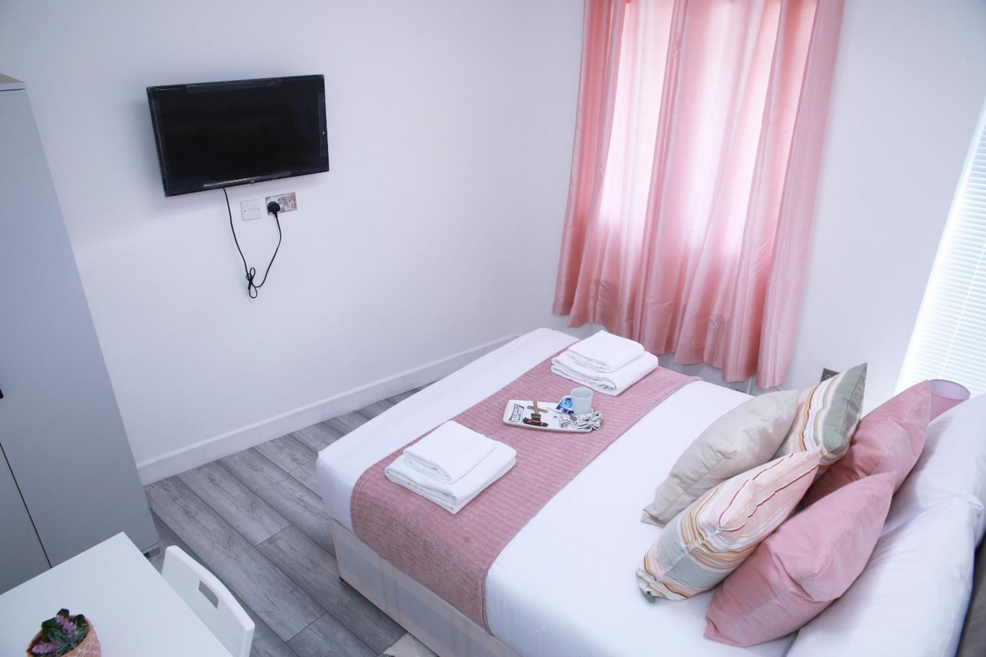 شقة Harrow Luxury Flat With Free Parking. لندن المظهر الخارجي الصورة